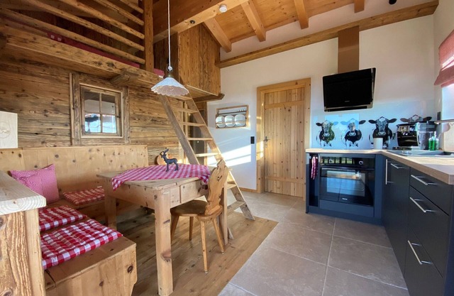 Apartment 'Chalet Bergliebe' with Balcony and Wi-Fi