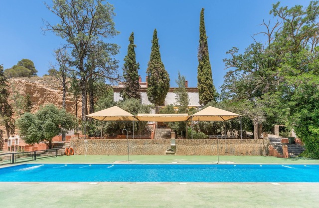 Apartment 'Cueva Alba' with Mountain View, Shared Pool and Wi-Fi