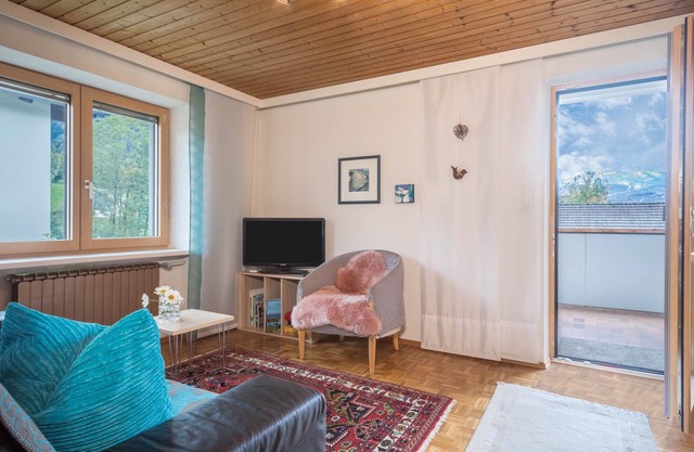 Apartment 'Försterhaus Wohnung Obergeschoss' with Mountain View, Shared Garden and Wi-Fi