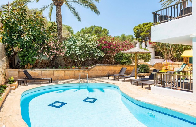 Apartment 'Gran Sol Family 5' with Shared Pool, Wi-Fi and Air Conditioning