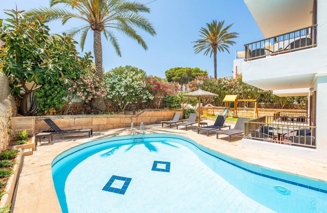 Apartment 'Gran Sol Family 6' with Shared Pool, Wi-Fi, and Air Conditioning