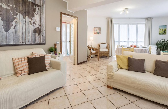 Apartment "Il Sole" with Mountain View, Wi-Fi, A/C & Balcony