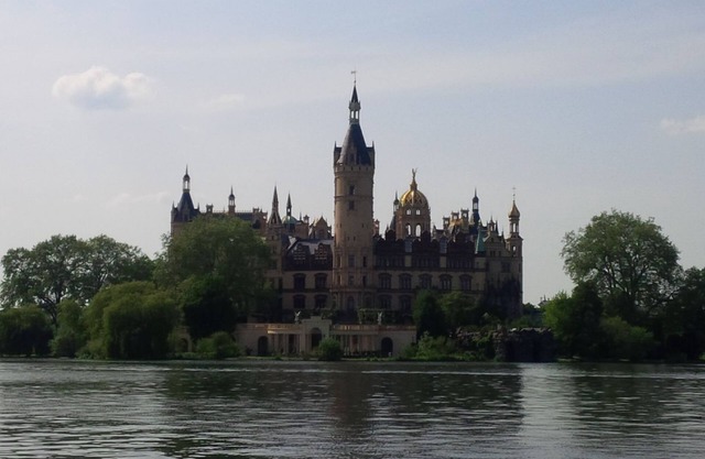 Apartment in a quiet location, 2 minutes walk. to the lake, 10 km before the Landesh. Schwerin