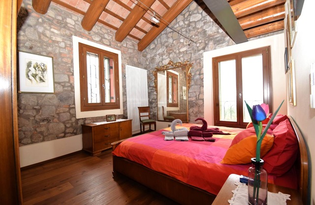 Apartment in an 18th century village in the regional park of the Euganean Hills