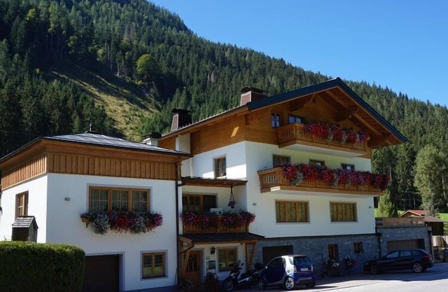 Apartment in Flachau with Mountain Views