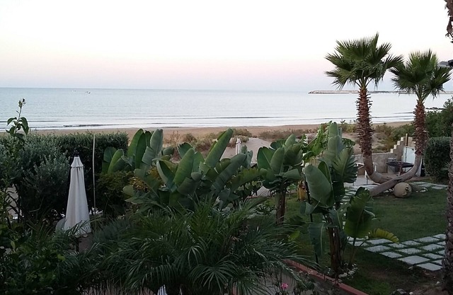 Apartment in villa by the sea