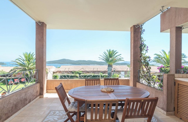 Apartment 'Il Fiordo 16' with Sea View, Shared Pool and Air Conditioning