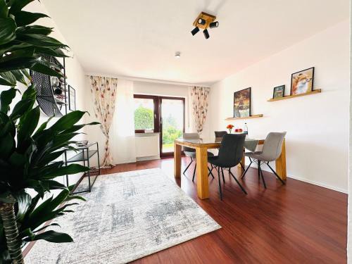 Apartment Kneer - Panoramic View & Private Garden near Black Forest & Lake Constance