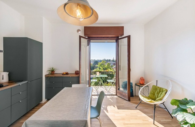 Apartment 'La Casetta' with Balcony and Air Conditioning