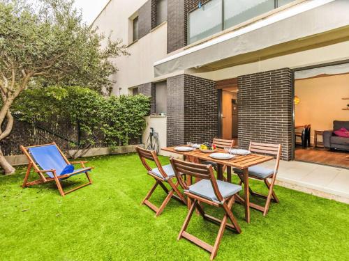 Apartment Les Aigües by Interhome