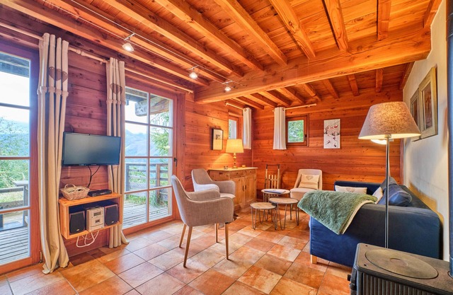 Apartment 'Les Vallons' with Mountain View, Private Terrace and Wi-Fi