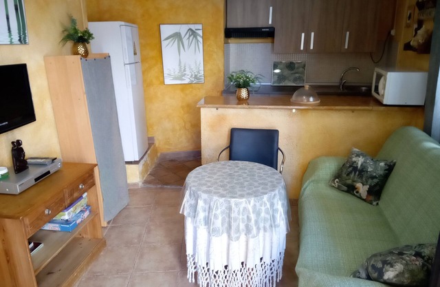 Apartment 'Miguel Y Rosa' with Wi-Fi and Air Conditioning