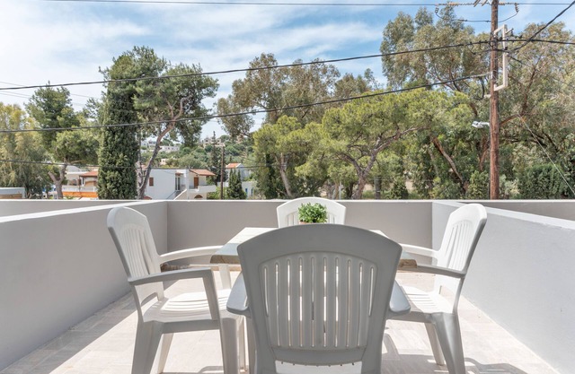 Apartment 'No 10' with Shared Pool, Wi-Fi and Air Conditioning