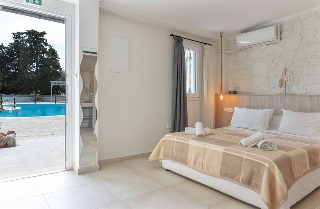 Apartment 'No 16' with Shared Pool, Wi-Fi and Air Conditioning