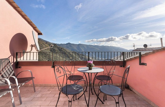 Apartment 'Residenza Del Capitano' with Mountain View, Wi-Fi and Air Conditioning