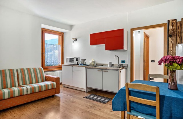Apartment 'Ride Home 2' with Mountain View, Shared Garden and Wi-Fi
