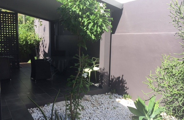 APARTMENT T1 BIS IN GARDEN NEAR THE FRONT ST PAUL DE MER