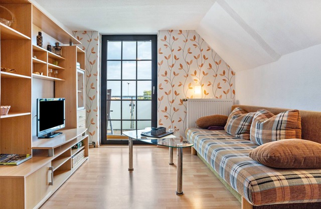 Apartment 'Tollensesee' with Lake View, Shared Terrace and Wi-Fi