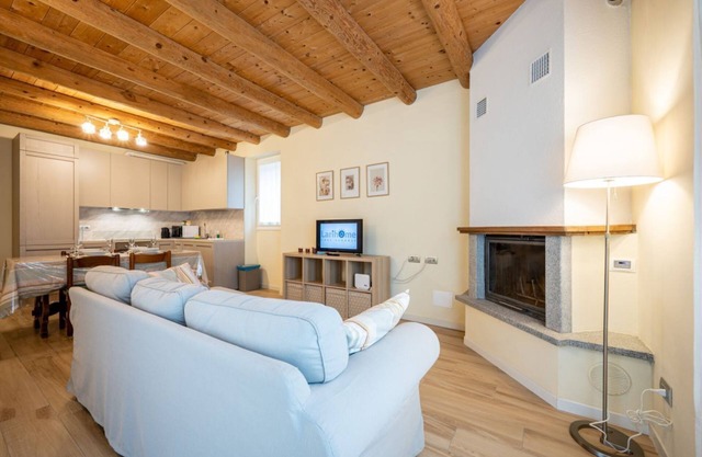 Apartment with garden and parking spot, 400 meters from the lake - Larihome A21