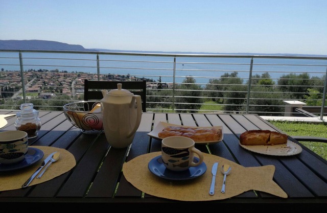 Apartment with wonderful views of Lake Garda - (Cin:IT017187C2PSJ26J58)