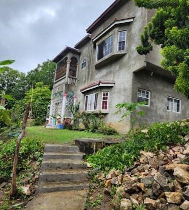 Apartment with 4 beds plus private parking off street