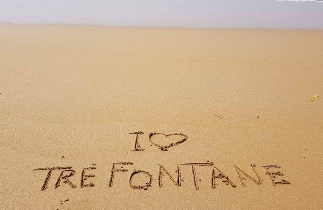 Apartment with covered terrace and barbecue near sea and center