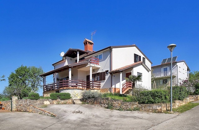 Apartment with garden view