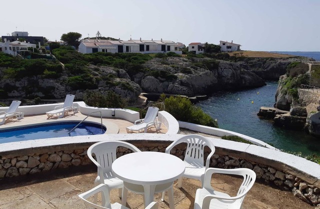 Apartment with terrace and pool
