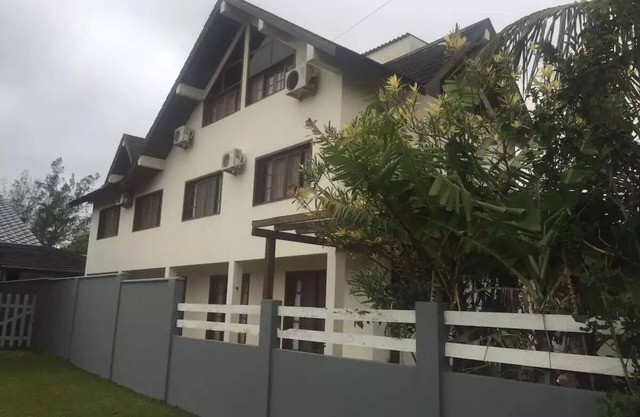 Apartment with two suites, two blocks from the sea and three from the lagoon.