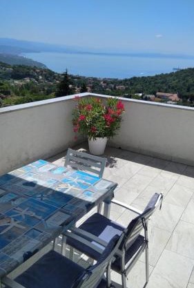 Apartment Zdenka-5 km from Opatija