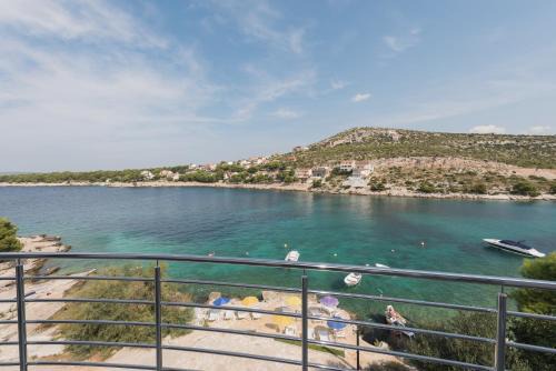 Apartments Atlas Grubišić