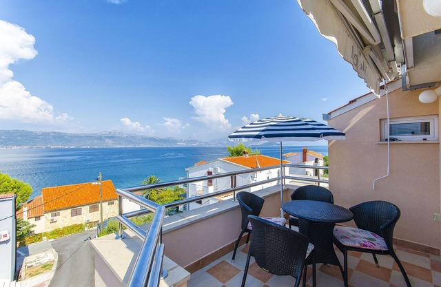 Apartments Jela (22641-A3) - Slatine (Ciovo)