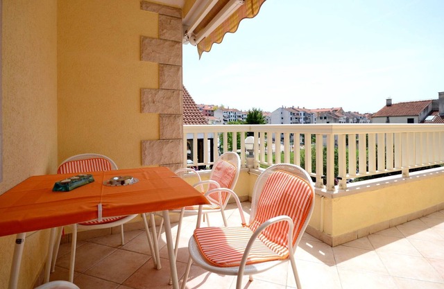 Apartments Pero (36191-A1) - Makarska