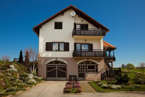 Apartments Tratinčica