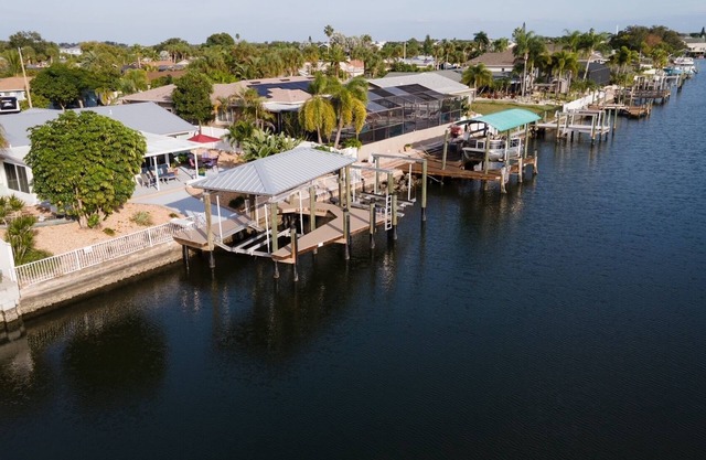 Apollo Beach Oasis - On the bay