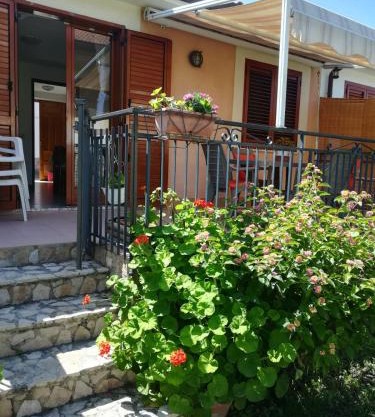 Appartamento con 2 stanze e giardino