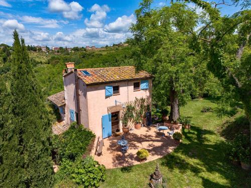 Appartamento con patio privato e giardino tra Pisa e Firenze