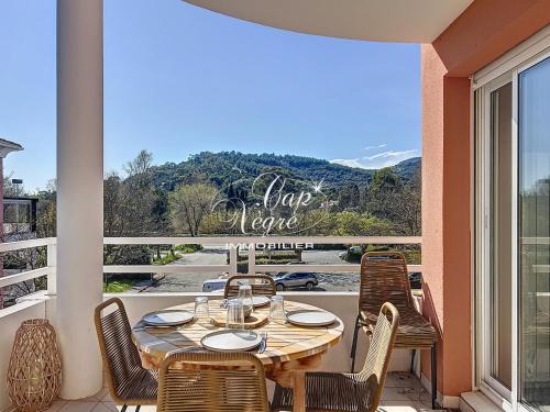 Appartement classé 3 étoiles avec terrasse à 150 m plage de Cavalière - LE LAVANDOU