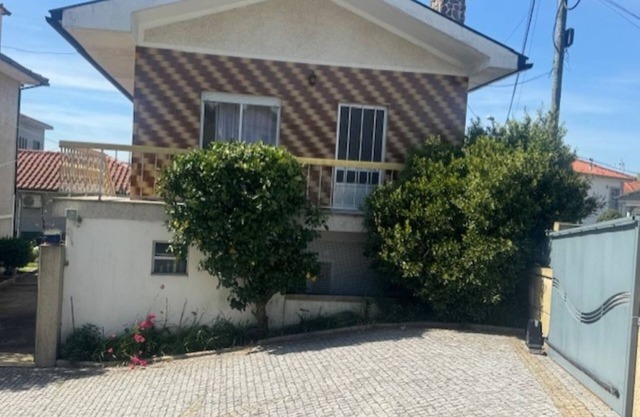 Appartement F2 Avec Jardin Cloture ET Fleurie