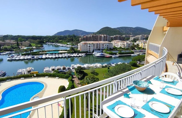 Appartement Lumineux à Cannes Marina, Dernier Étage, vue Marina - Baie de Cannes