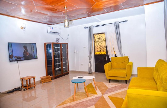 Appartement meublé 2 chambres avec salle de bain - 1 salon - 1e cuisine - La Concorde - Quartier Nkomkana