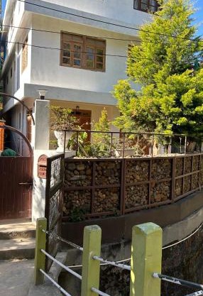 Apple Cherry Pine Green Homestay