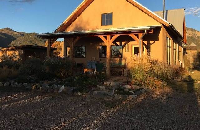 Apple Hill Farm - a Natural Straw Bale Home
