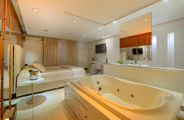 Apple Motel - Adults Only