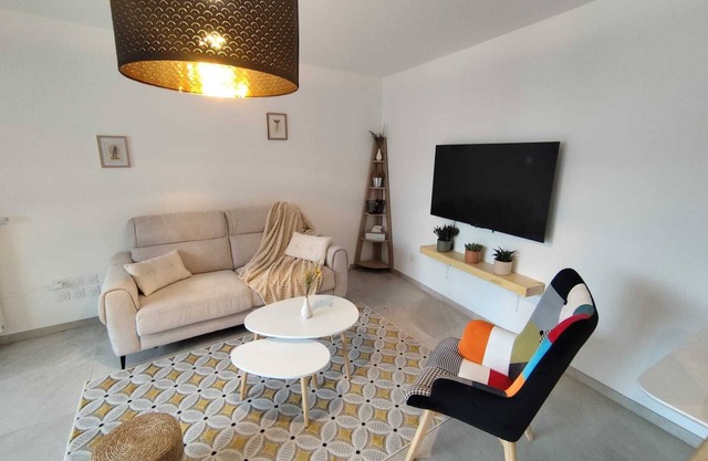 Appt T3 65m2, sleeps 6, Montmerle Centre, Bord de Saône