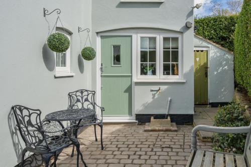 April Cottage by Winterton Cottages