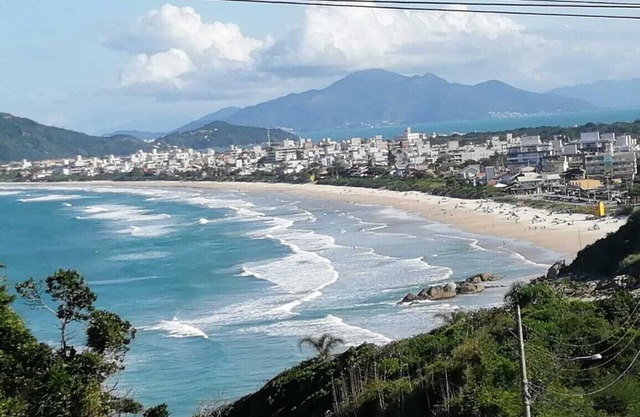 Apt. 302 one block from Dois Mares 3rd floor I.