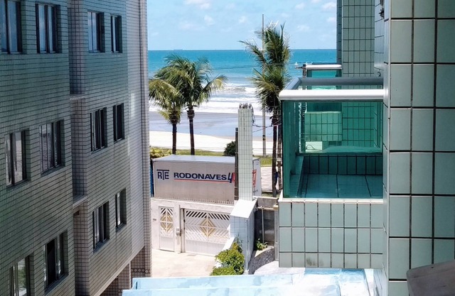 Apt on Caiçara beach avenue
