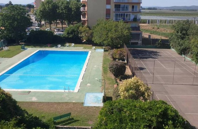 Apt Pioner 1- communal swimming pool, parking, fantastic views.