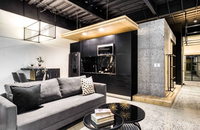 Apt with Huge Pvt Terrace: GYM+Pool+B/Lounge